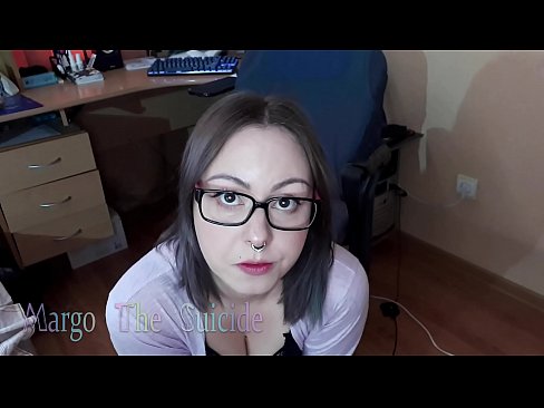 ❤️ Kynþokkafull stelpa með gleraugu sýgur dildó djúpt á myndavélinni ❤️❌ Klám á is.sayhentai.ru ❤